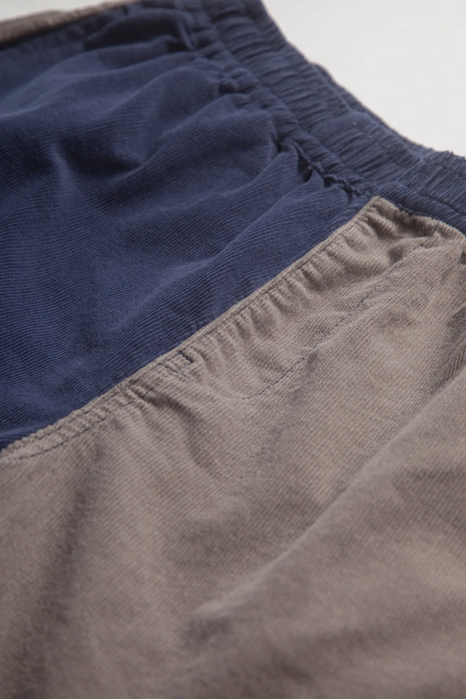 Blacksmith - Corduroy Easy Shorts - Navy/Grey