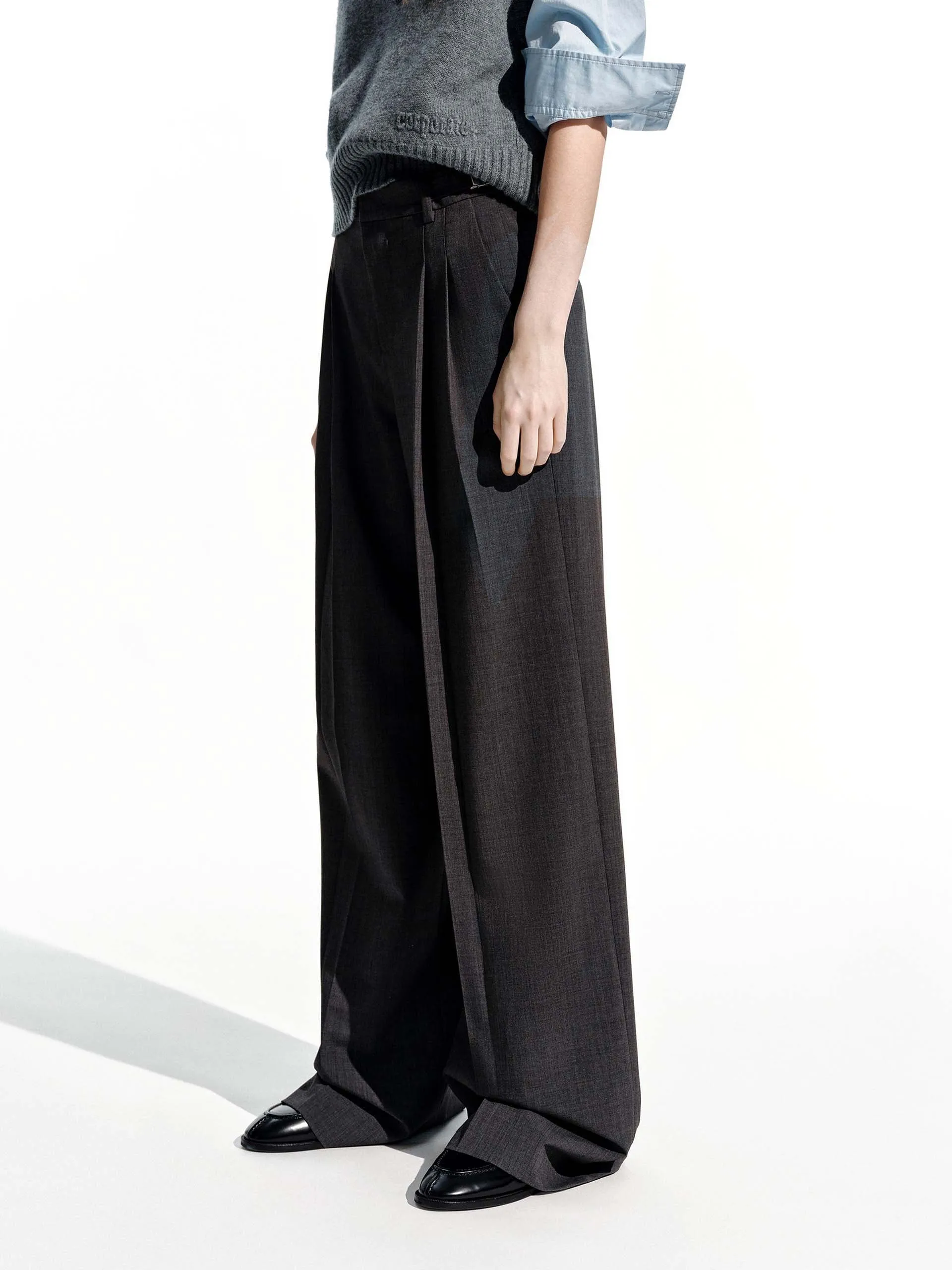 Relaxed Wide Leg Trousers