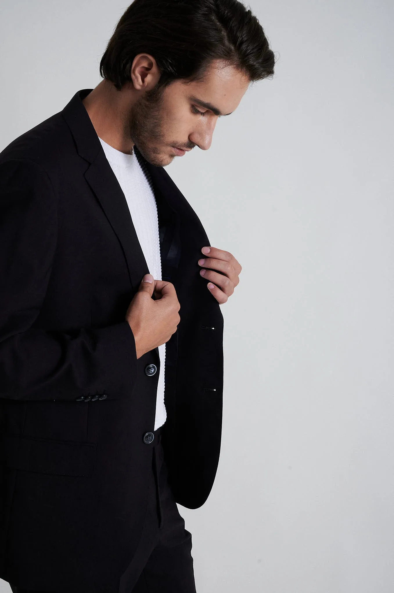 Slim fit comfort wool elastane suit half canvas construction Anti-crease finishing