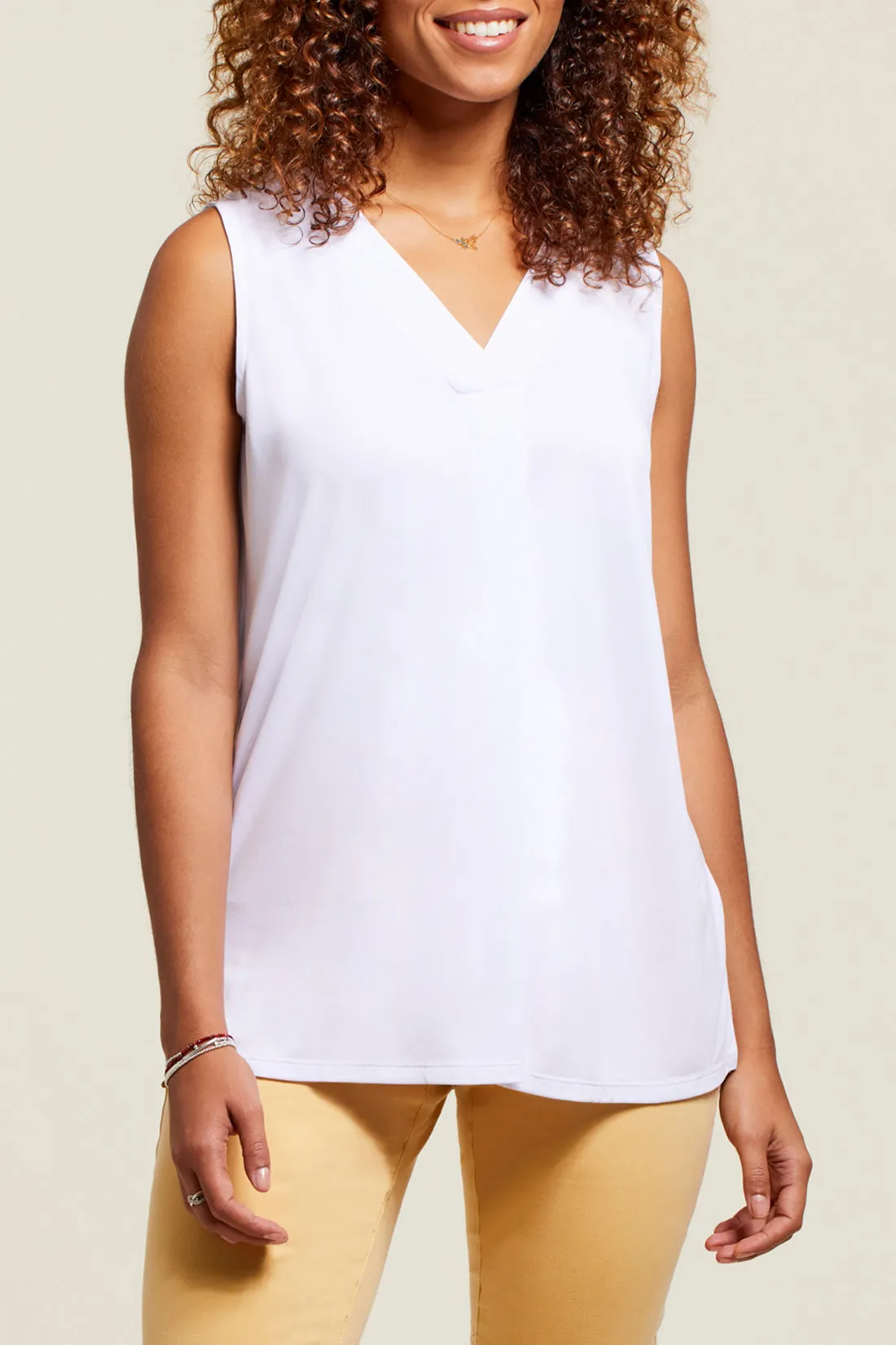 TR1291o Sleeveless V-Neck Top W/Pleat