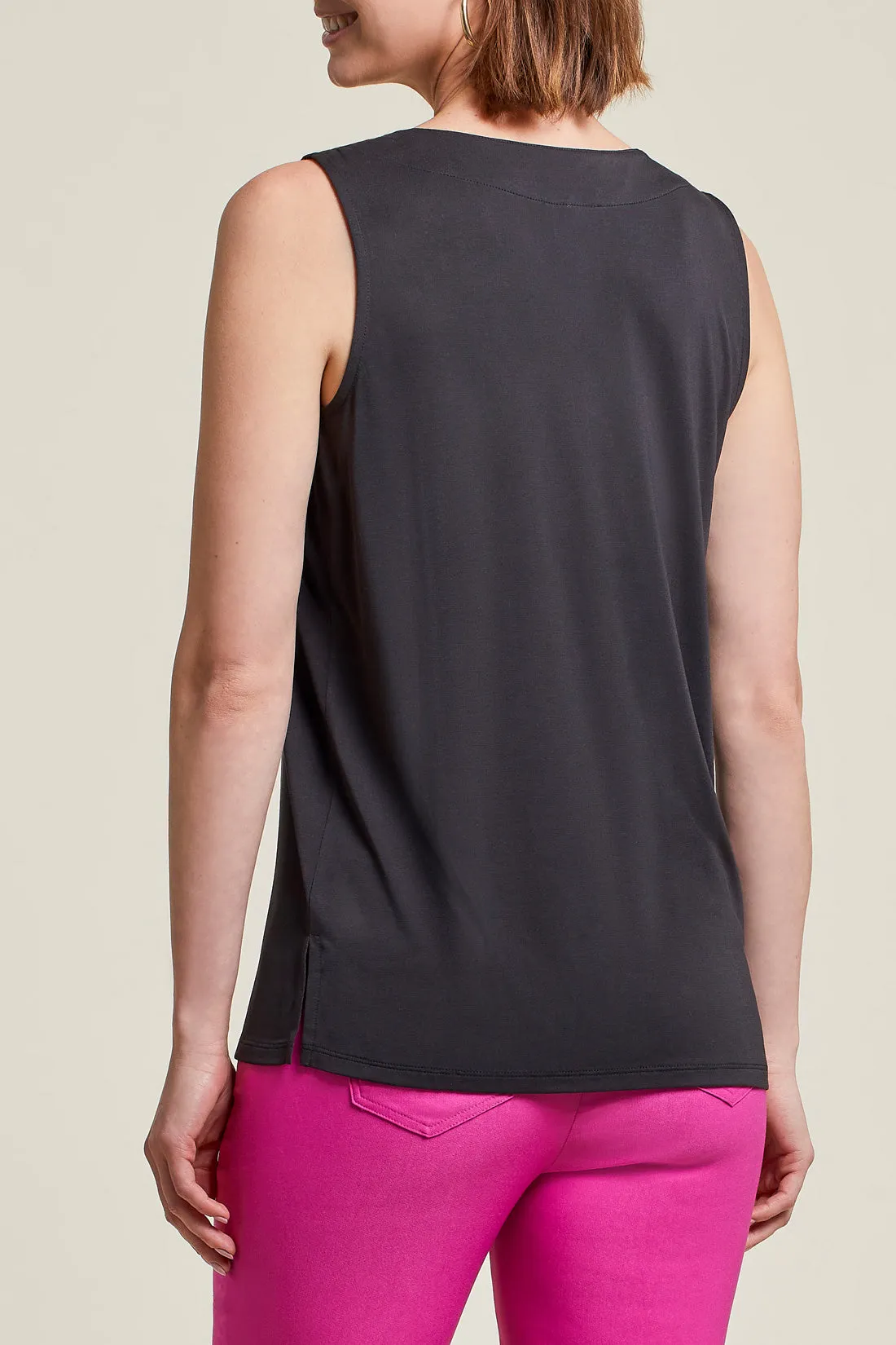 TR1291o Sleeveless V-Neck Top W/Pleat